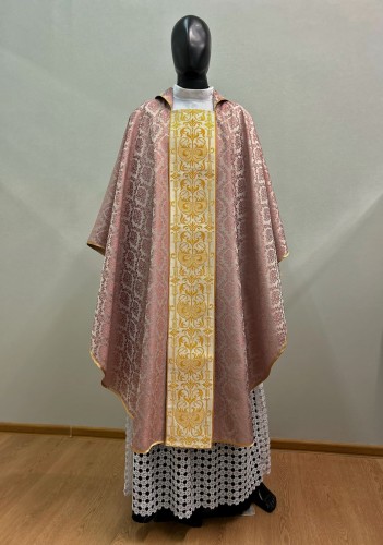 Ornat różowy - przód.JPG