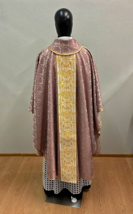Ornat różowy - tył.JPG